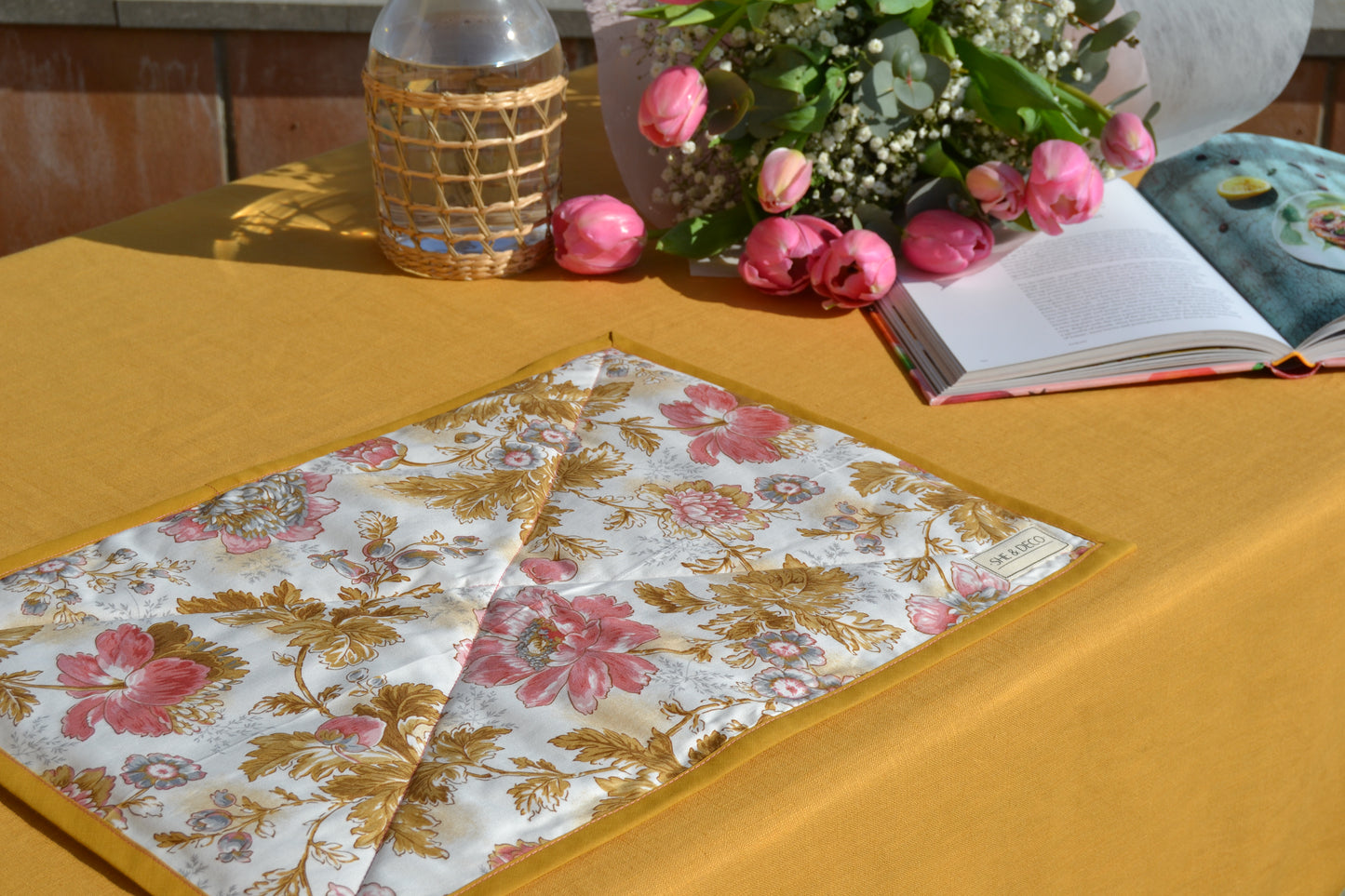 Placemat cotton blossom with ocher trim