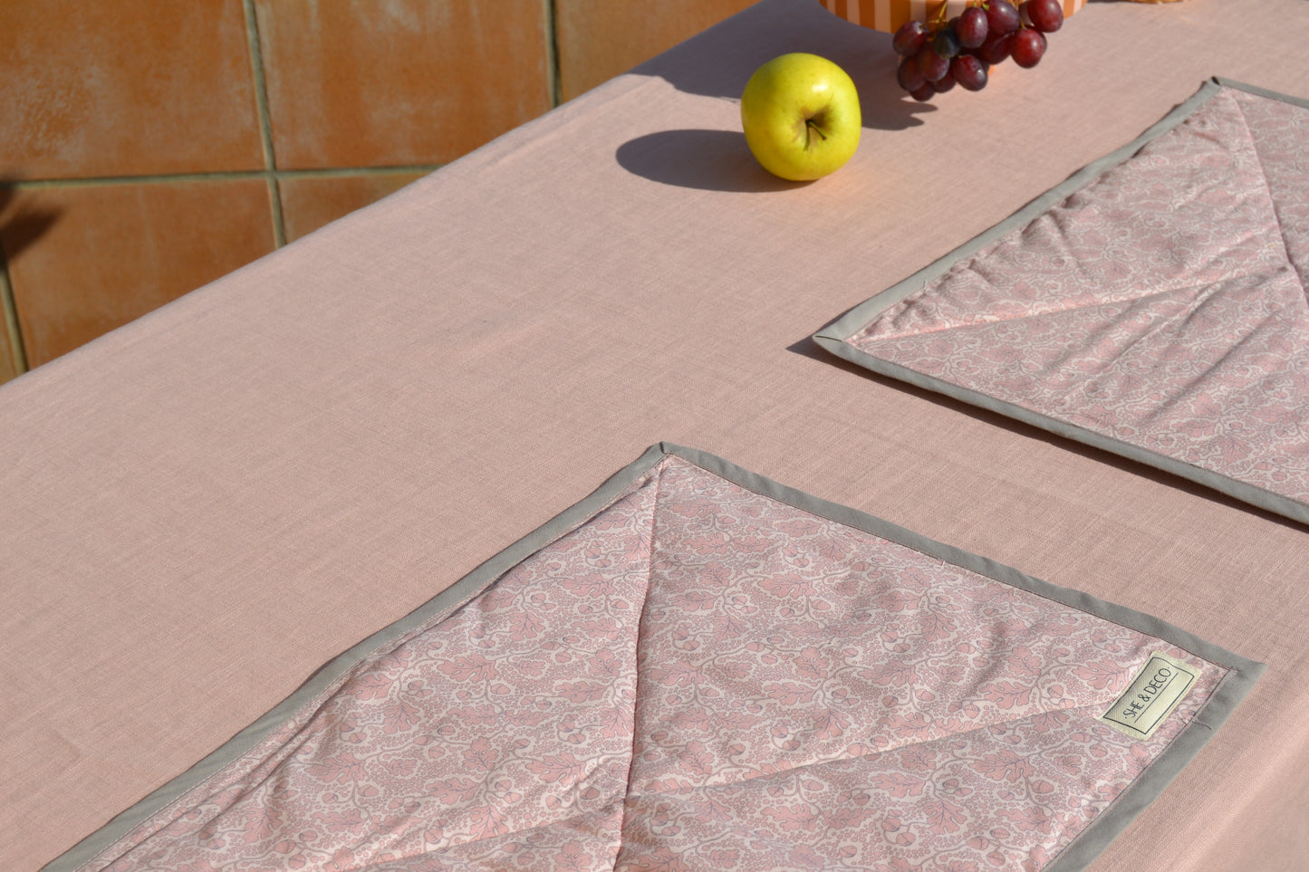 Pink forest cotton placemat